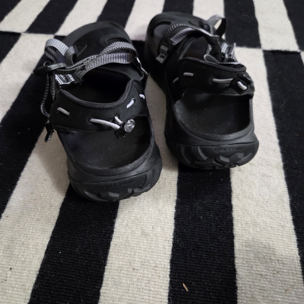 Nike‎ Black and Gray Outdoor Sport Sandals - Picture 6 of 15